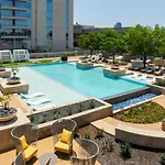 Chic 1 Bed Apt On Mckinney Ave
